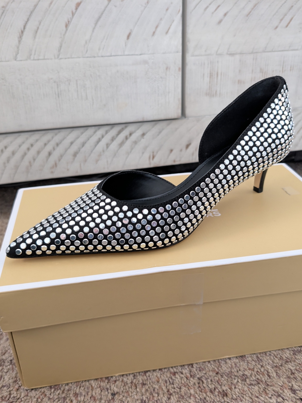 NIB MICHAEL Michael Kors Elyse Studded D'Orsay Kitten Heel Pumps Black 7.5